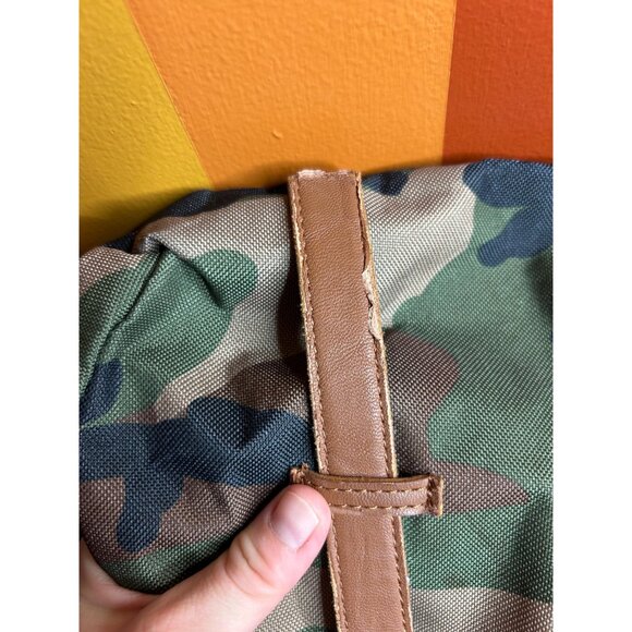 Hershel little America laptop backpack woodland camo camping - used condition - Picture 7 of 9